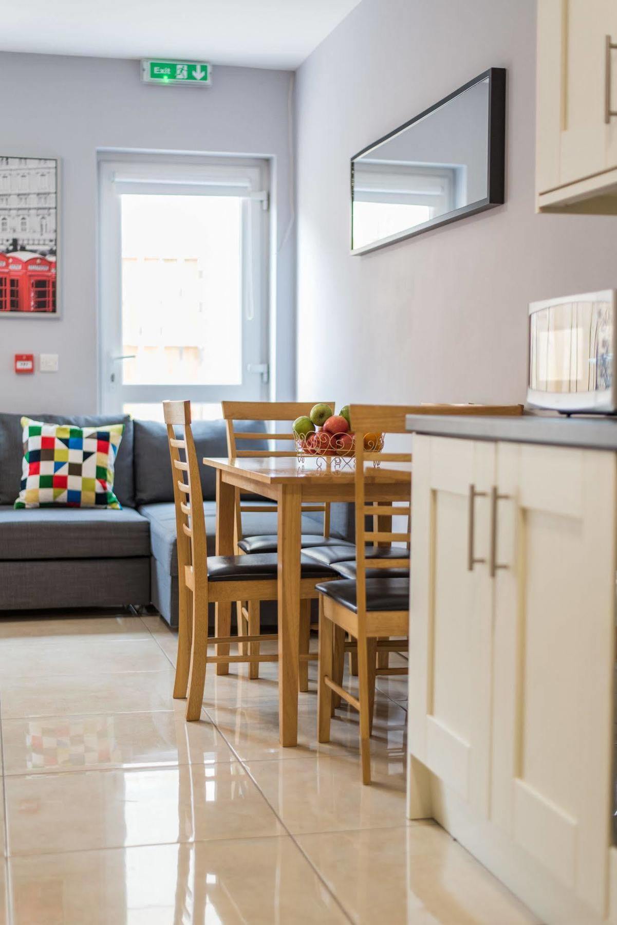 Giant Serviced Apartment