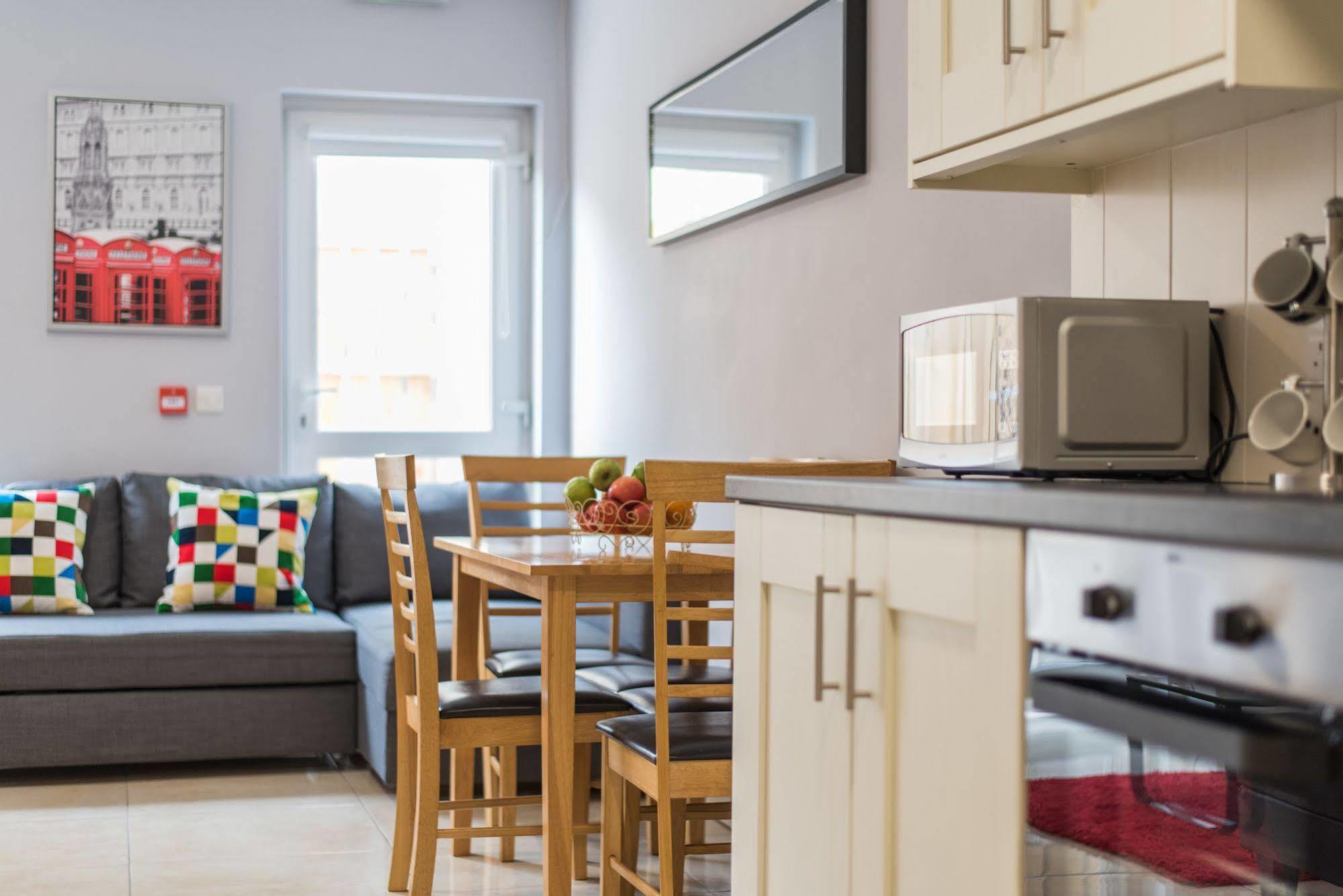 Giant Serviced Apartment Belfast