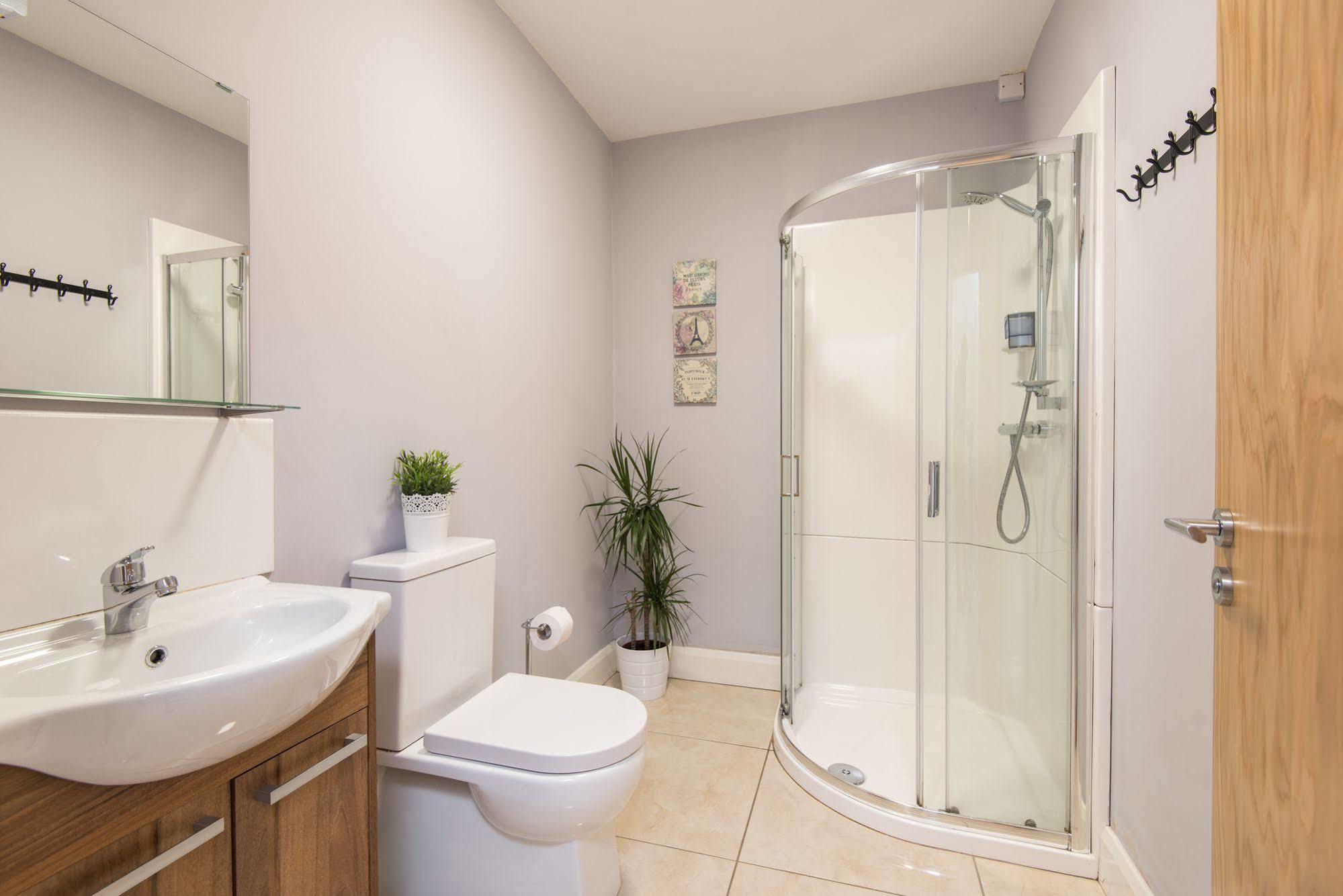 Apartment Giant Serviced