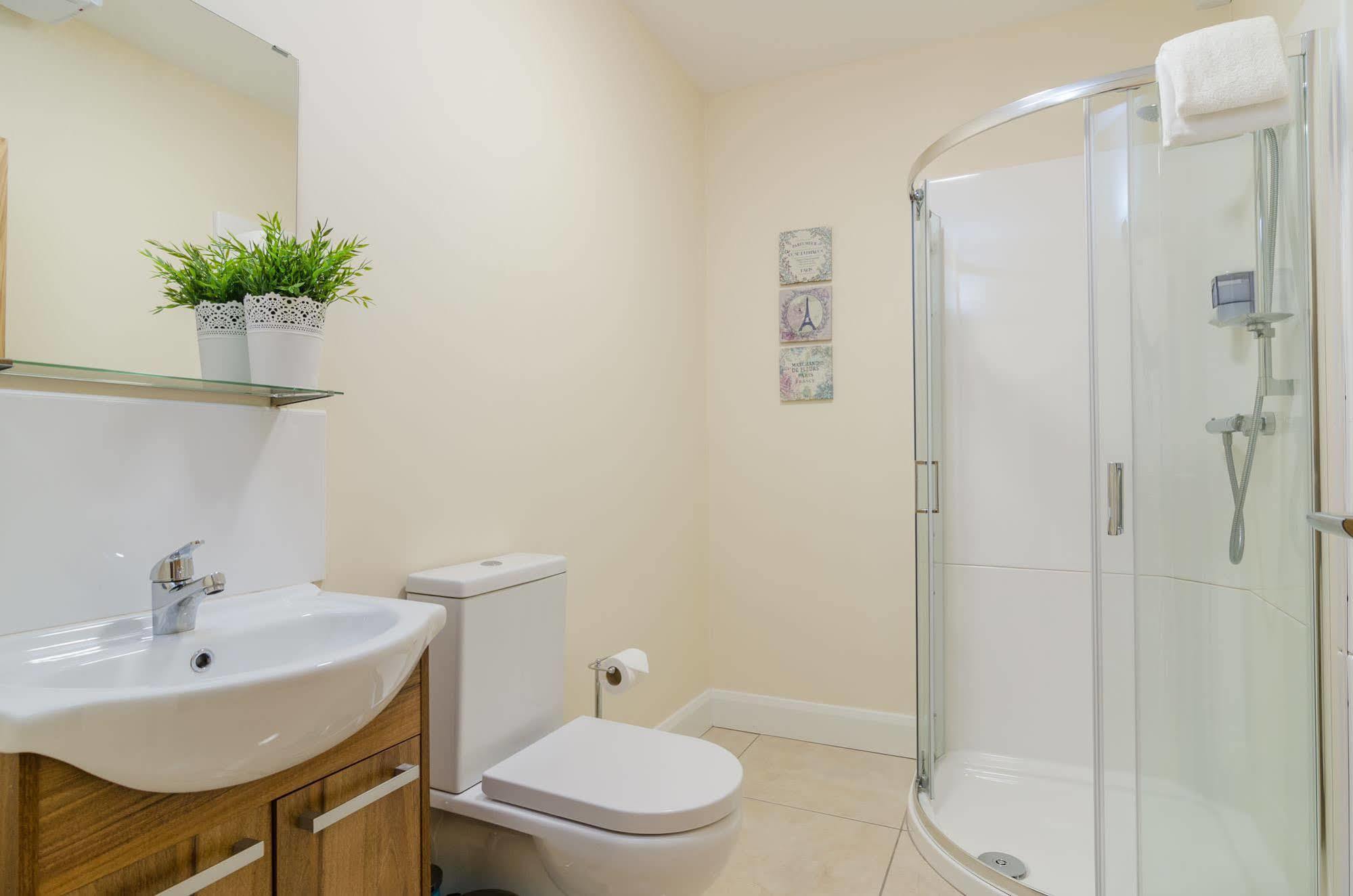 Giant Serviced Apartment Belfast